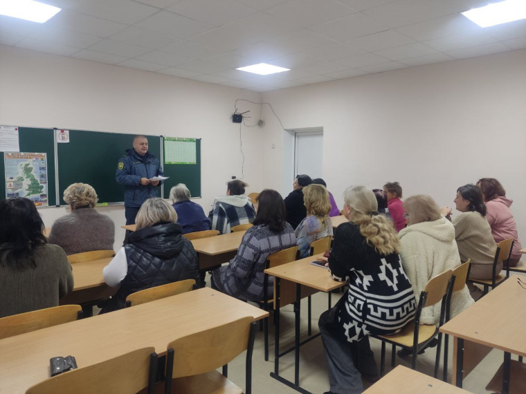 Правила безопасности при эксплуатации электрооборудованием.